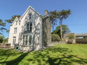 Tyddyn Goronwy