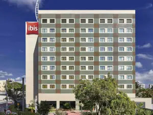 Ibis Taubate