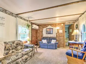 Unique Creekside Escape - Enjoy on-Site Goats!