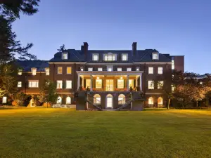 ไอวีย์ สเปนเซอร์ ลีดเดอร์ชิป เซ็นเตอร์