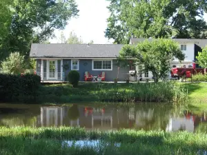 Lavender Dreams Bed and Breakfast Cottage