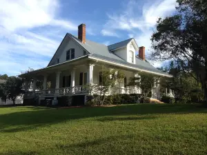 Canemount Plantation Inn