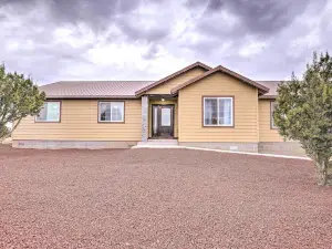 Quiet Show Low Home w/ White Mountain Lake Access!