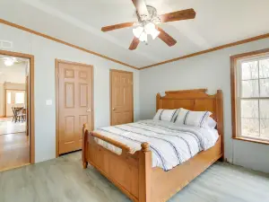 Cozy Midcoast Vacation Rental Near Waterville!