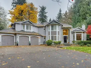 Sprawling Snohomish Home Relaxing Group Getaway!