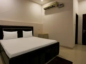 OYO 815316 Hello Home Hotel