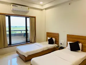 Hotel Avadh Fun Hub