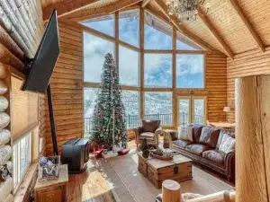 Spectacular Chalet Overlooking the Ski Slopes