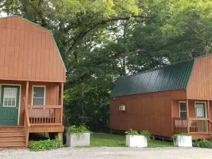 Loft Cabin #5 is near beautiful Cedar River.