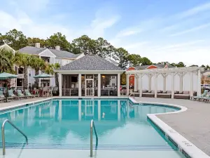 Comfy Coastal Getaway Close to Downtown & Beach