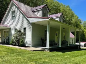 Cozy trail house at the Hatfield McCoy Trails