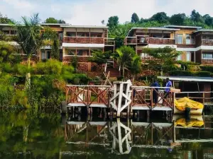 Lake Bunyonyi Rock Resort