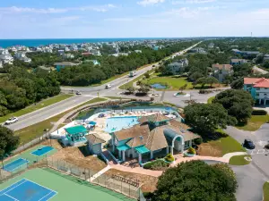 Private Pool and Outdoor Activities - Charming Family Retreat