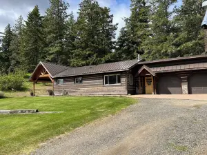 Elk Valley Retreat, Enjoy Nature and the Comforts of Home