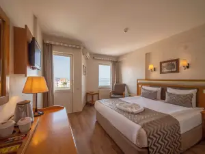 Çanak Hotel