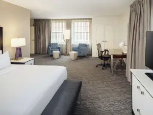 DoubleTree Suites by Hilton Hotel Detroit Downtown - Fort Shelby