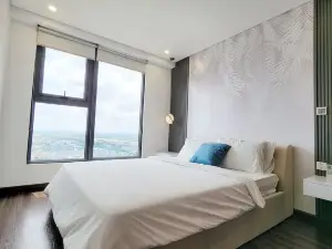 Modern Condo Steps from Vincom Plaza