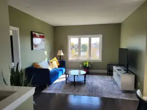 Quiet Riverfront , Pet friendly