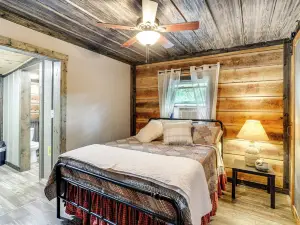 Near Fishing & Hiking: Ozark Getaway!