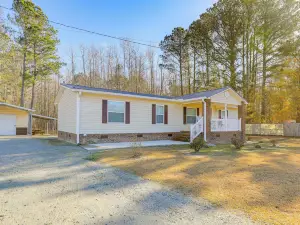 Cozy New Bern Getaway < 2 Mi to Trent River!