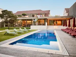 La Maison Hotel