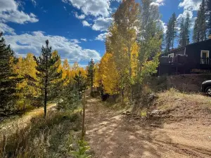 Aspen Glow Cabin - a charming 2-bedroom cabin with mountain views & wood stove