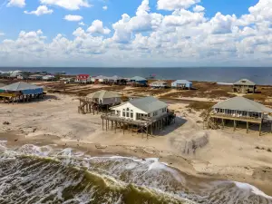 Surfside - 2431 Bienville 4 Bedroom Home by RedAwning