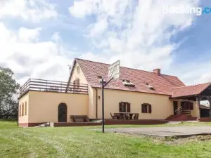 Stunning Home in Nowe Worowo with 5 Bedrooms, Sauna and Wifi