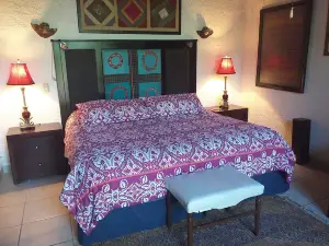 Casa Flores Bed & Breakfast
