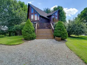 Piney Creek Cabin w/ Deck, Grill & Mountain Views!