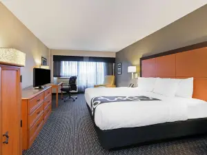 新奧爾良機場拉昆塔温德姆套房酒店