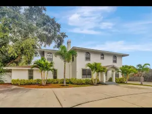 8 Bdrm Mansion. 10 Mn to Honeymoon Island Beach
