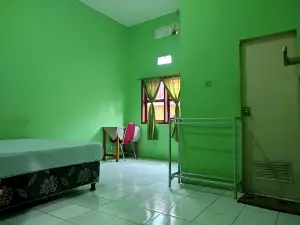 OYO 93411 Syariah Hotel Tomborang