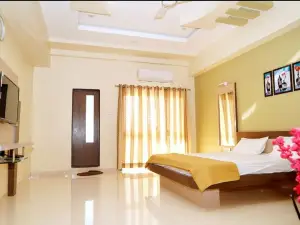 Hotel Pranav Lodging