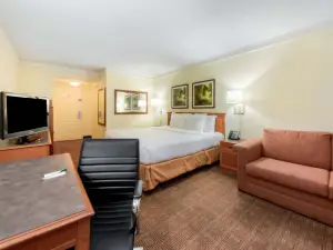 La Quinta Inn & Suites by Wyndham Ft Lauderdale Cypress Cr