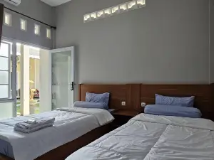Guest House Saqeena Syariah Near Blitar Park RedPartner