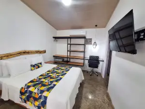 Nomad Living CR