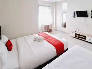 RedDoorz near Malang Creative Center