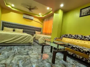 Hotel Mahal and Restaurant
