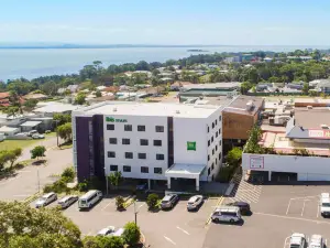 Ibis Styles the Entrance