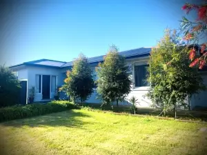 Pet friendly 4 bedroom property in the heart of Penola.