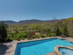 Reserve Retreat at Bright's Creek - Private Pool!