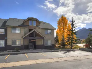 Quality Furnishings and Hot Tub Access - Gorgeous Haven