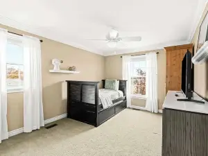 Exquisite Condo in Howell