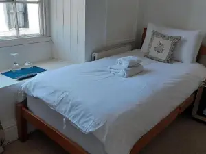 The Old Court House Guest House