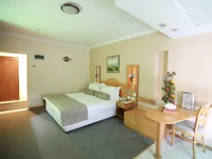 Royal Court Hotel