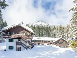 Crystal Mountain Hotels