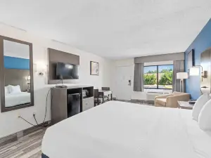 Baymont by Wyndham Orlando East