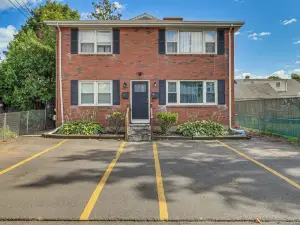 Modern Middletown Retreat, Minutes to Downtown!