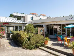 กรีท โรงแรม บอร์โดซ แอร์พอร์ต